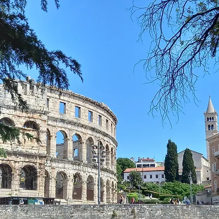 Renata * Pula